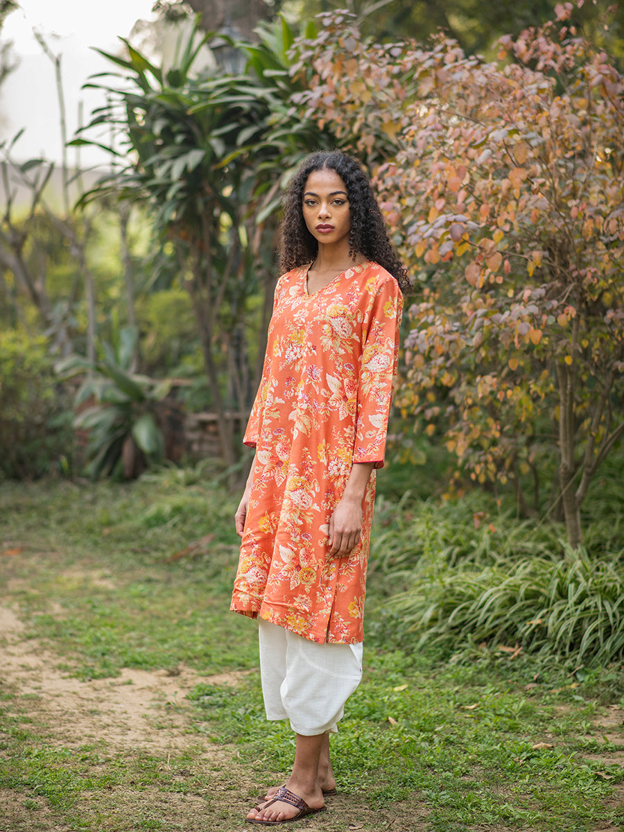 V Neck Kurta : Chelsea Santra