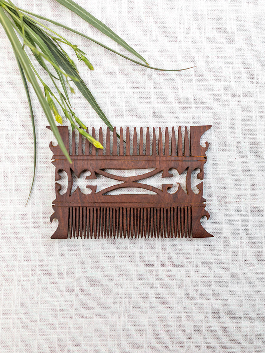 Sheesham Carved Comb: Assorted