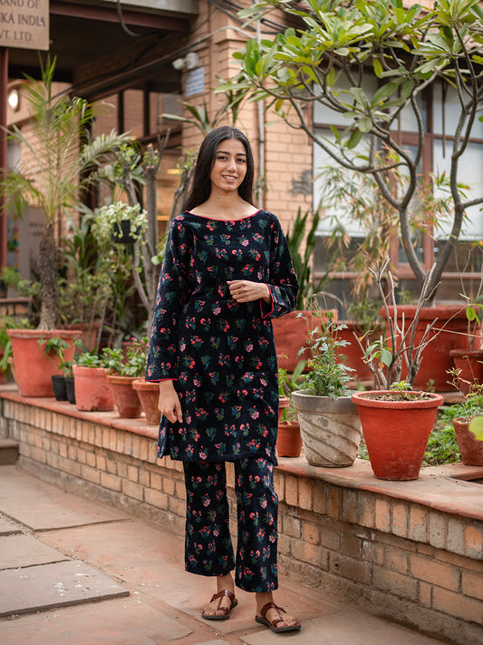 Boat Neck Dress : Toile Black