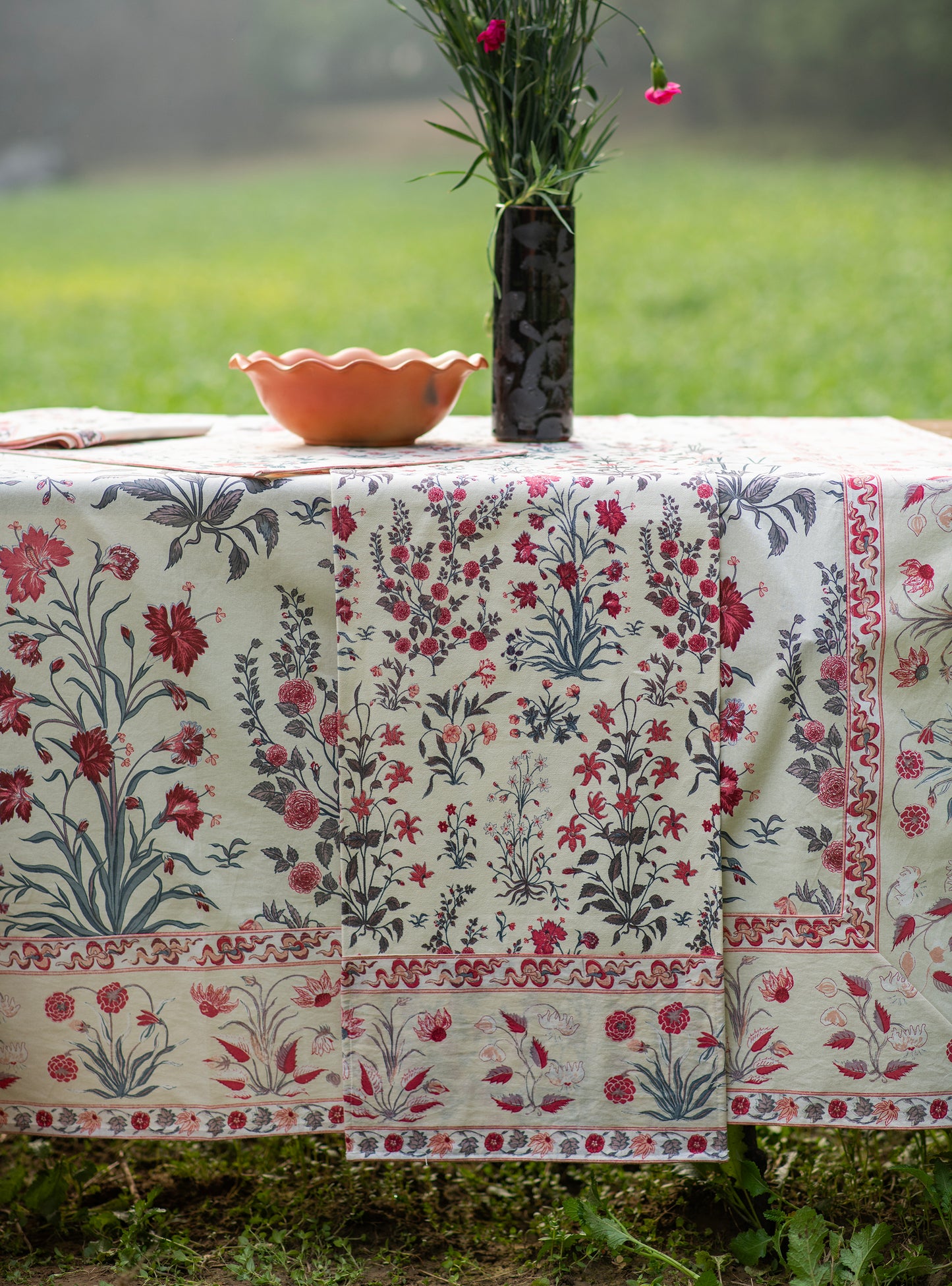Printed Table Cloth Extra-Border : Garden Taupe Sheeting