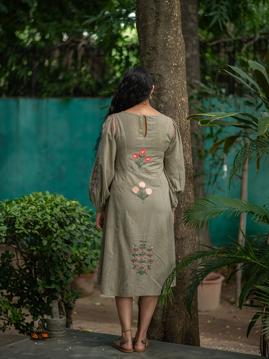 Solid Janis Dress Aari Emb : Sage