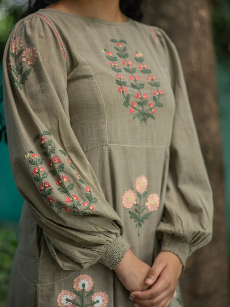 Solid Janis Dress Aari Emb : Sage