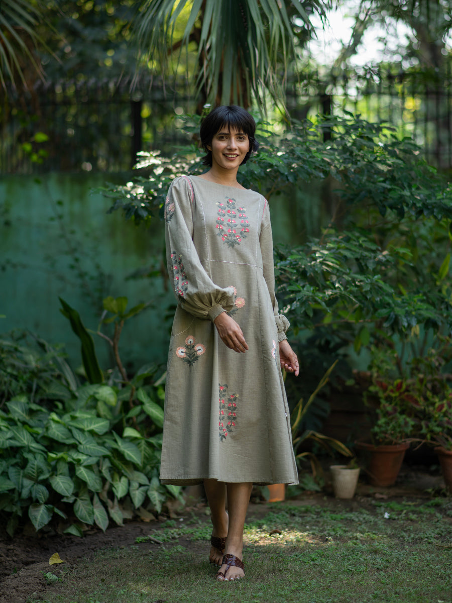 Solid Janis Dress Aari Emb : Sage