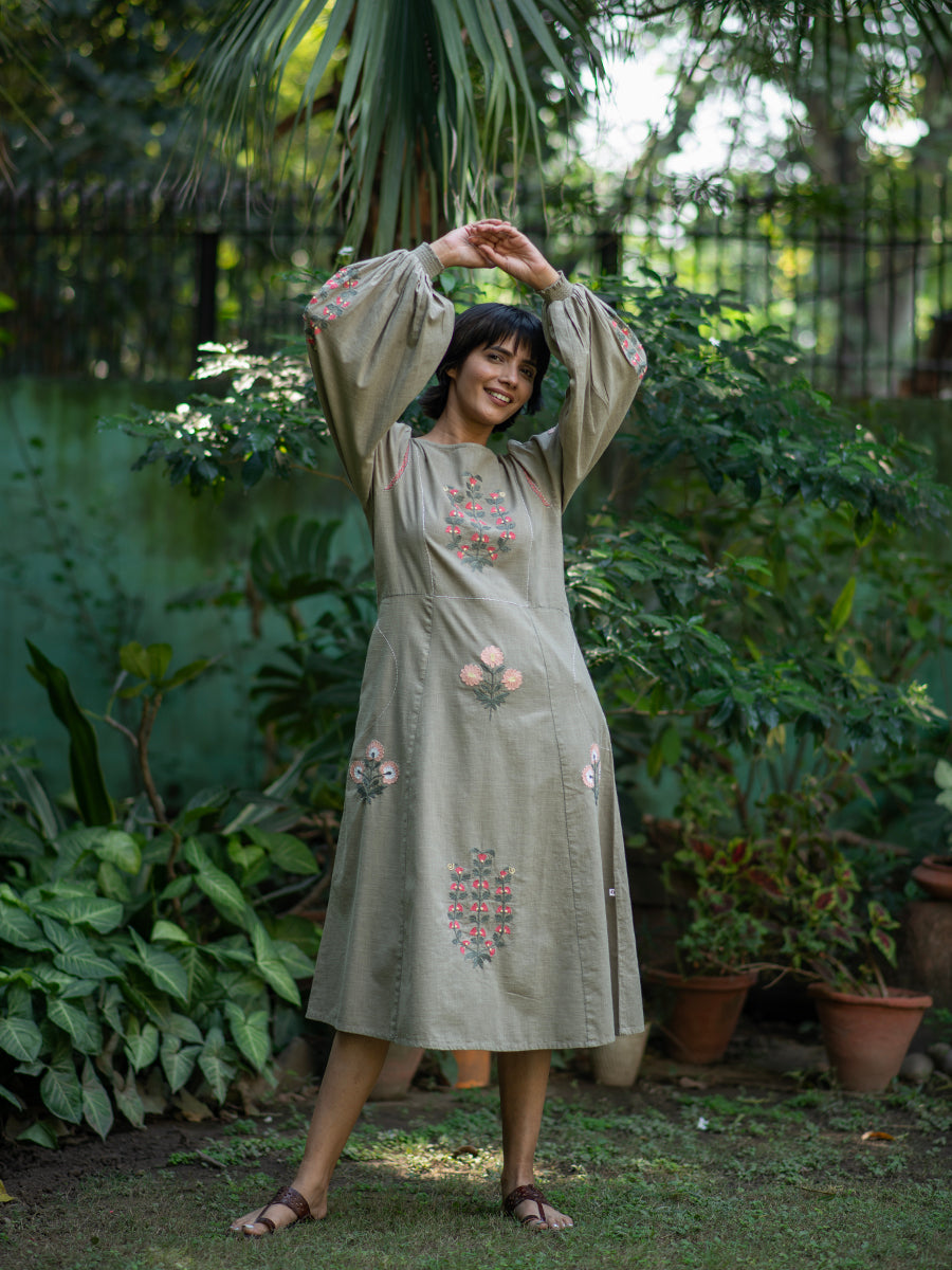 Solid Janis Dress Aari Emb : Sage